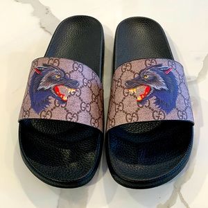 Gucci flip flops (size 44)